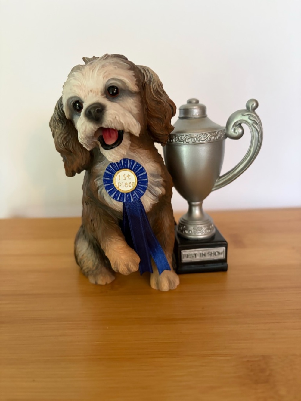 Lenox Blue Ribbon Brown & Cream Dog Figurine w. Blue Ribbon & Trophy. Dog Lover